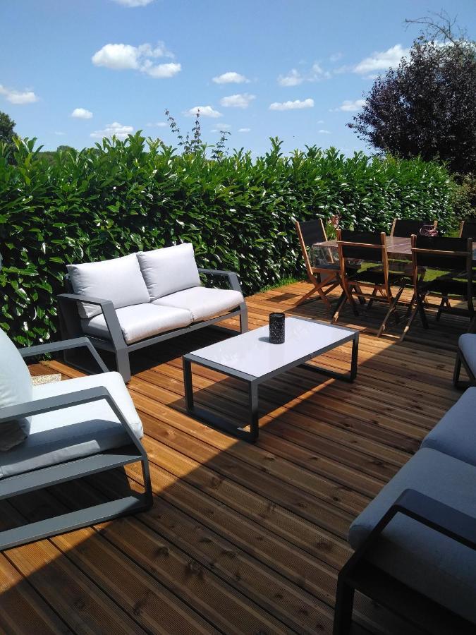 Grande Maison de plain pied avec jardin arboré. Champignelles Esterno foto