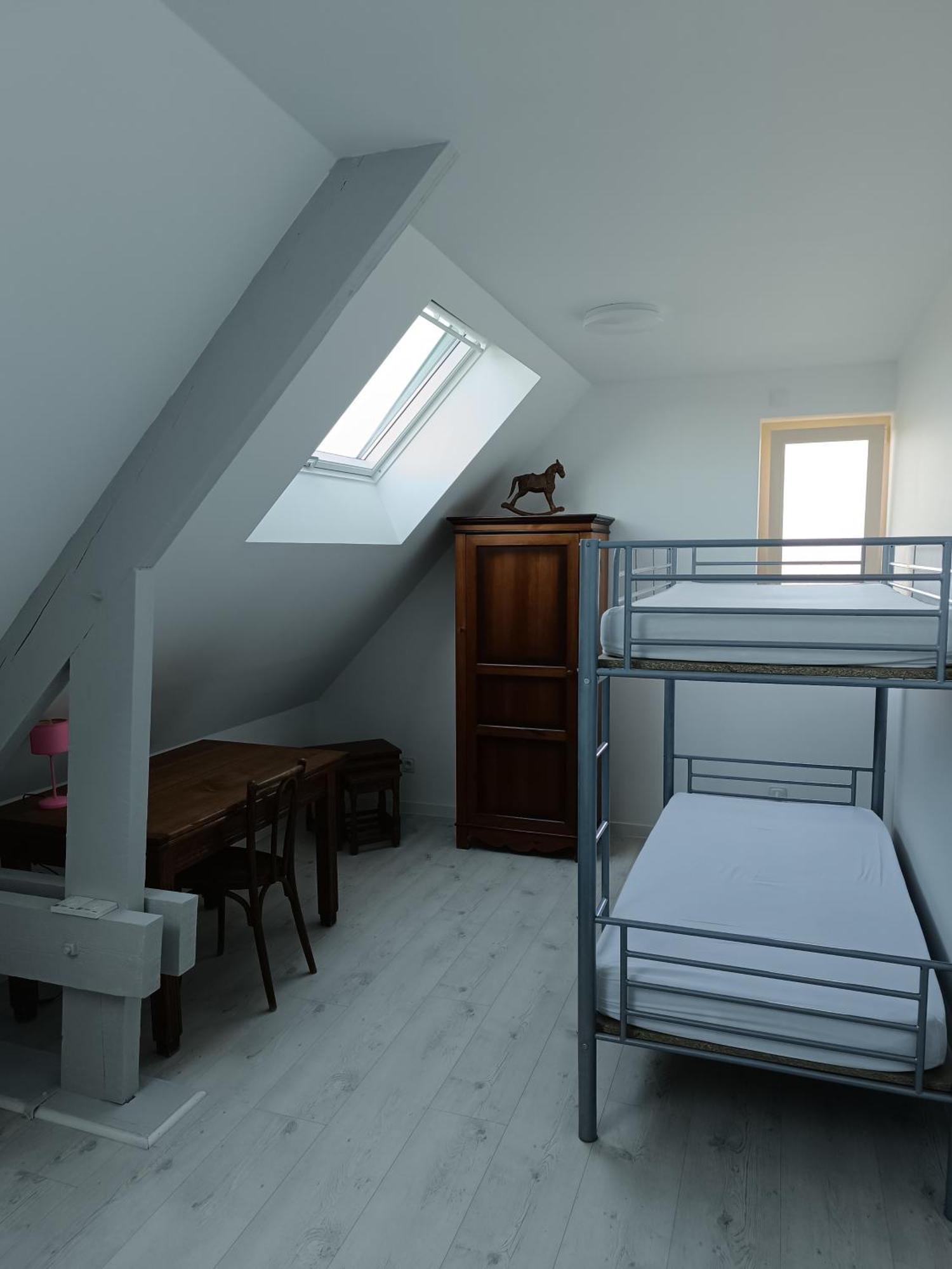 Grande Maison de plain pied avec jardin arboré. Champignelles Esterno foto
